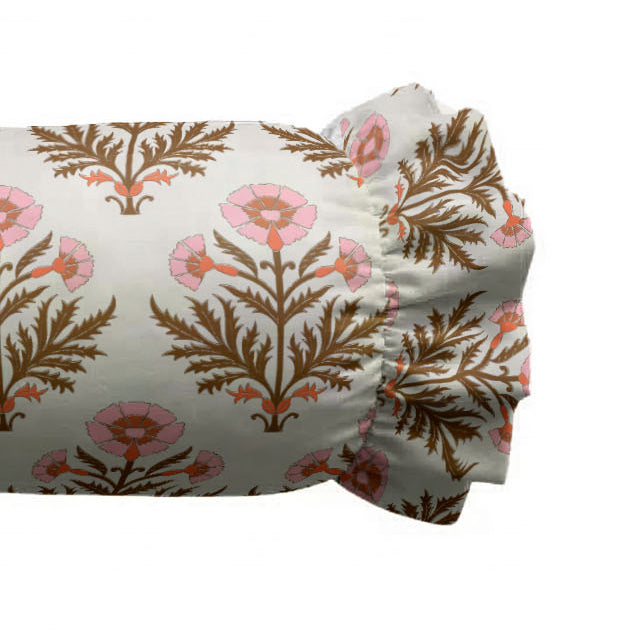 Fitted sheet with floral pattern on a white background