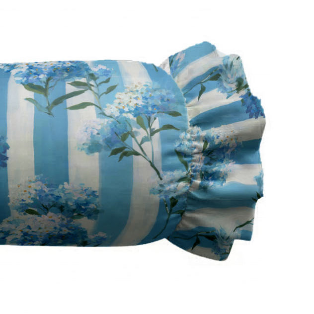 Fitted sheet with blue floral design on a white background